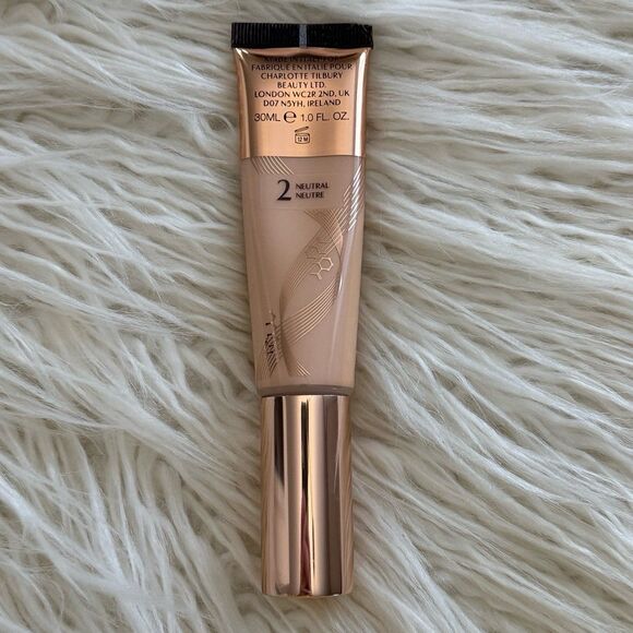 Charlotte Tilbury Beautiful Skin Foundation 2 Neutral - Picture 5 of 8